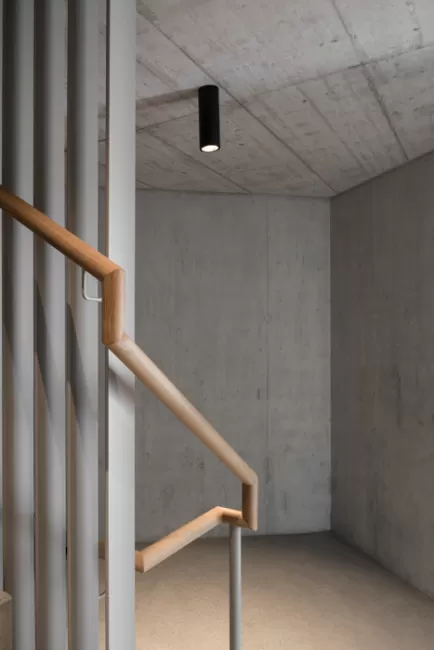 Treppenhaus zu den Wohnungen, -Fotos: G&eacute;raldine Recker